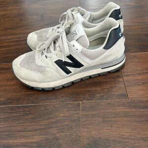 New Balance Men's Sneakers SZ 9.5